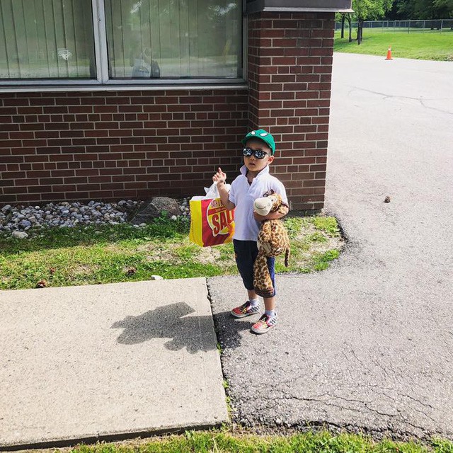 Mẹ Việt ở Canada: Nhìn cô giáo bình tĩnh chờ con xoay sở, tôi nhận ra cách giáo dục trẻ tốt nhất là mặc kệ con - Ảnh 1. Mẹ Việt ở Canada: Nhìn cô giáo bình tĩnh chờ con xoay sở, tôi nhận ra cách giáo dục trẻ tốt nhất là mặc kệ con - Ảnh 1.